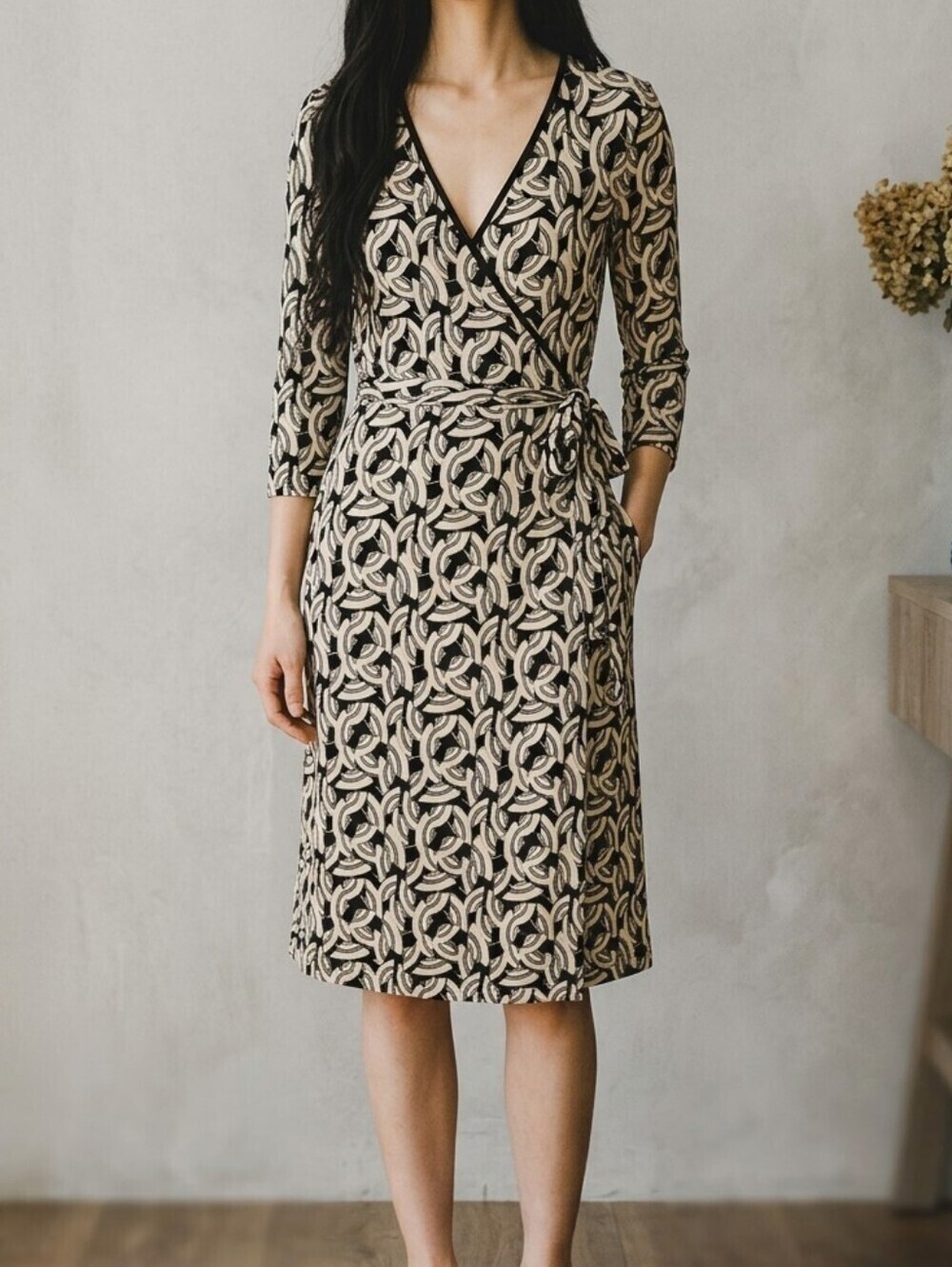 Like New! BCBGMaxAzria Japanese fan print Wrap Midi Dress